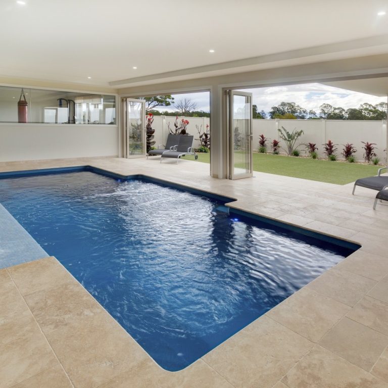 Vogue fibreglass family pool installation 02