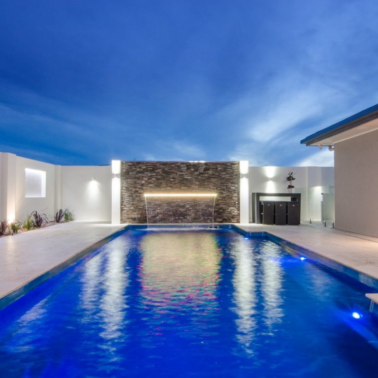 Vogue fibreglass family pool installation 06