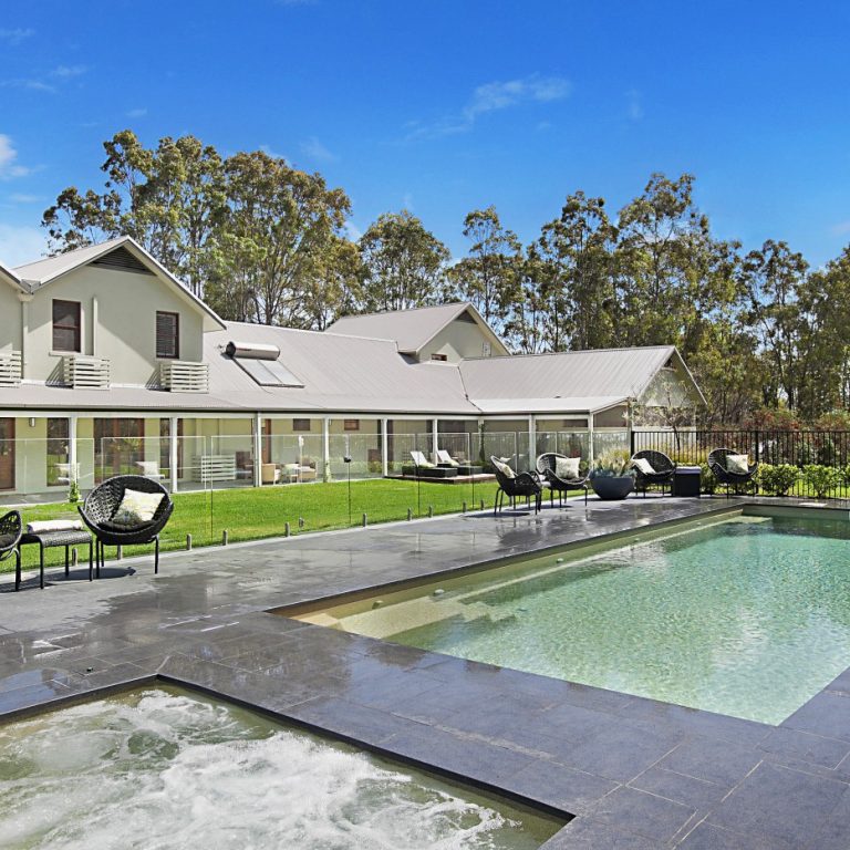 Vogue fibreglass family pool installation 08