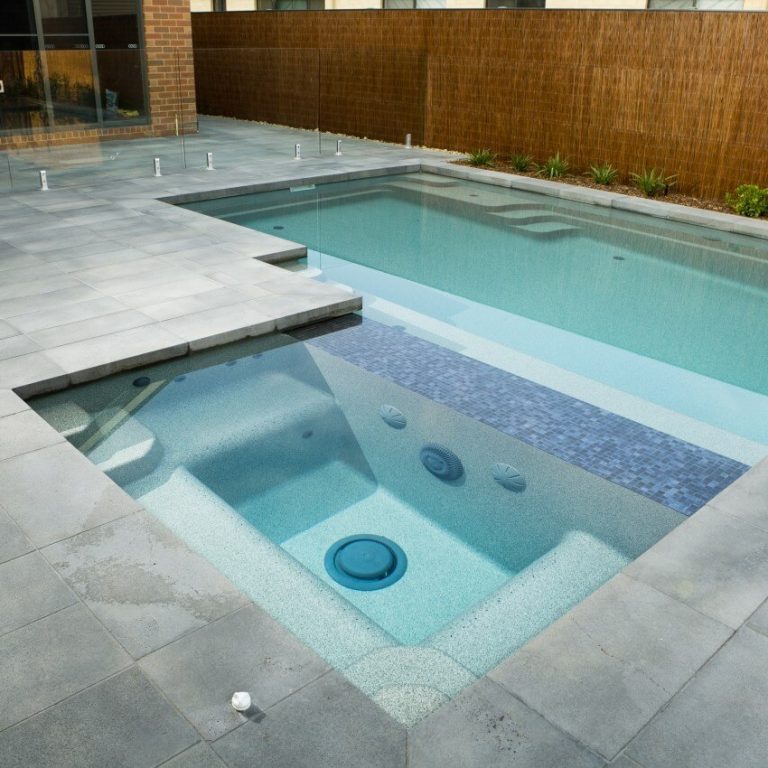 Swimming pool builder Gladstone QLD 08